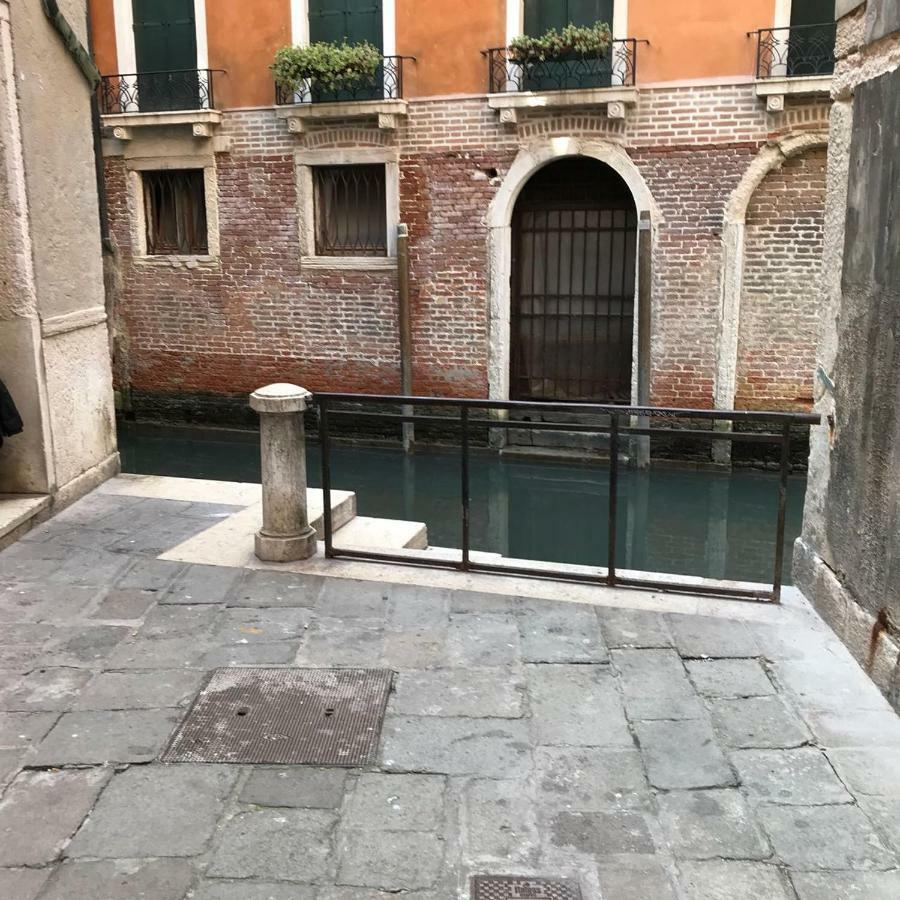 Le Due Corone Bed & Breakfast Venezia Esterno foto